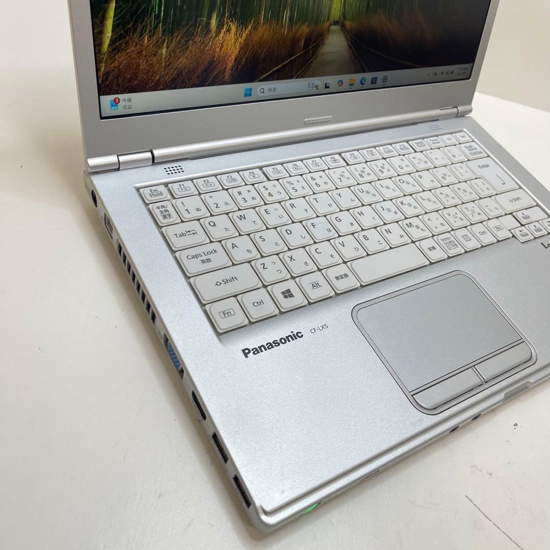 #238 パナソニックCFLX5-3 i5-6300U 8GB SSD256GB