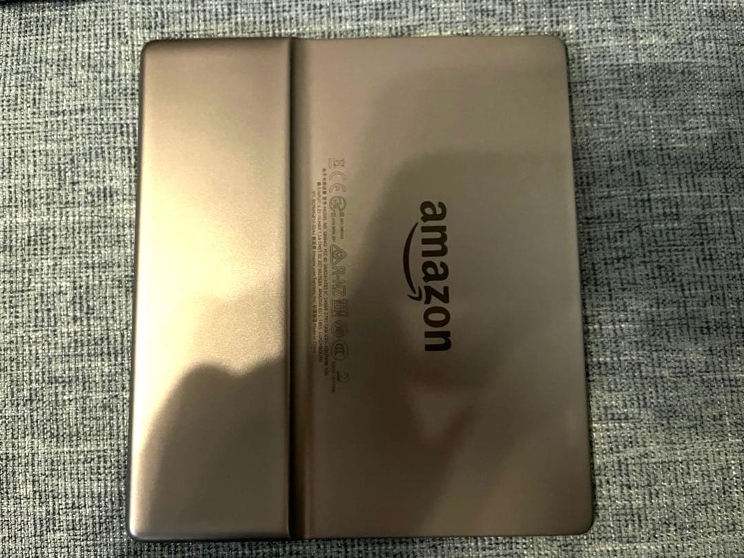 Kindle Oasis 色調調節ライト搭載 wifi 8GB 広告有 付属品有