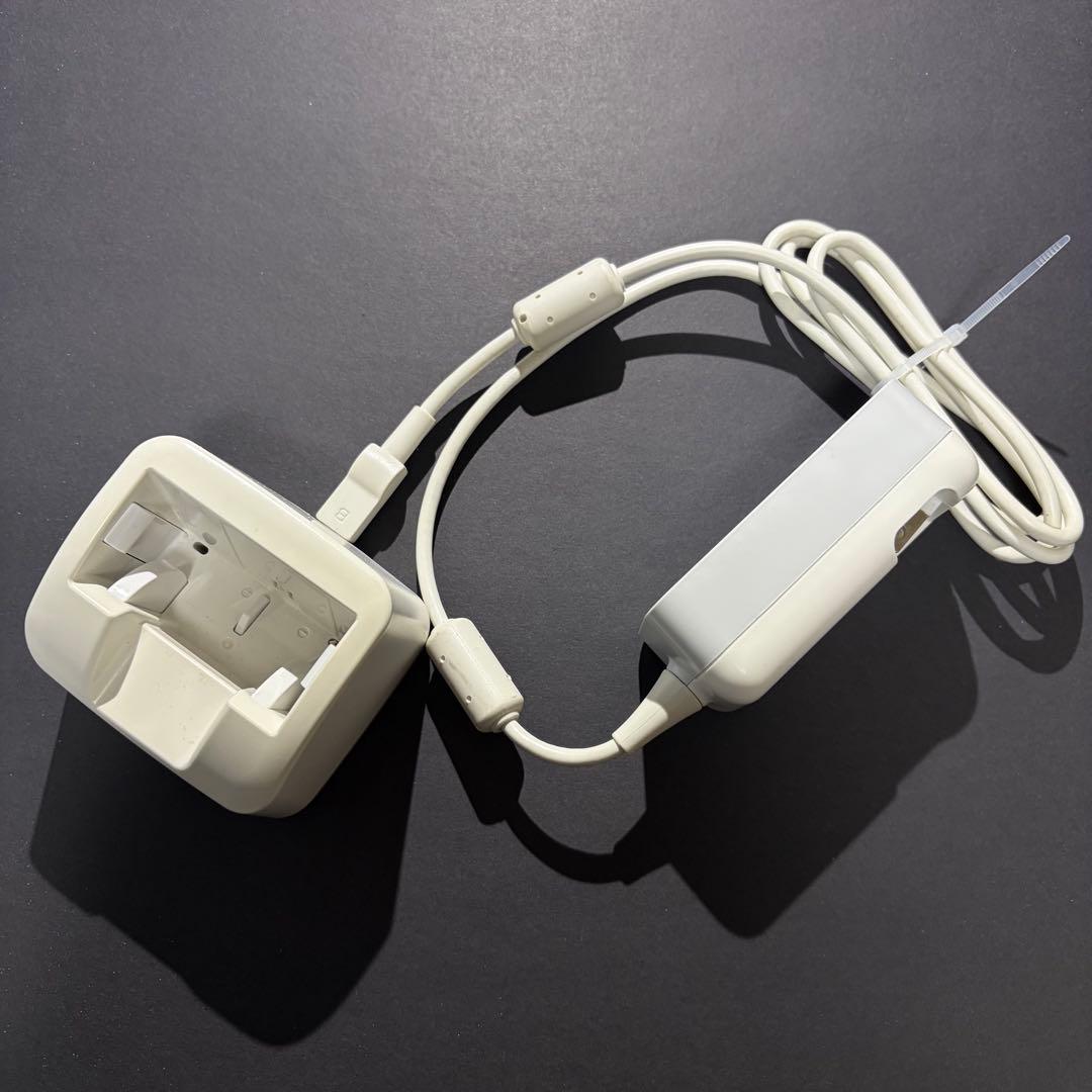 docomo らくらくホン F-01M ホワイト SIMロック解除済み