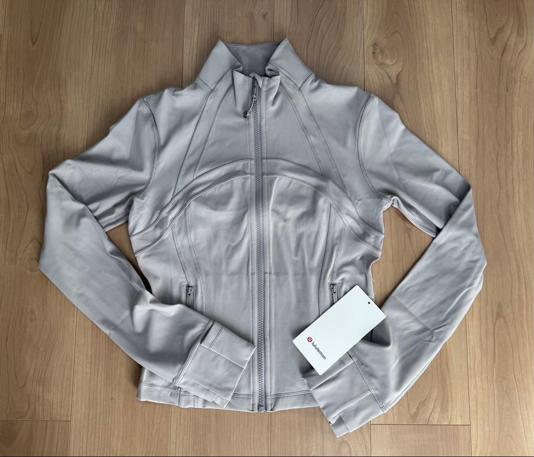 ルルレモンDefine クロップジャケット*Nulu サイズ8(新品タッグ付き)