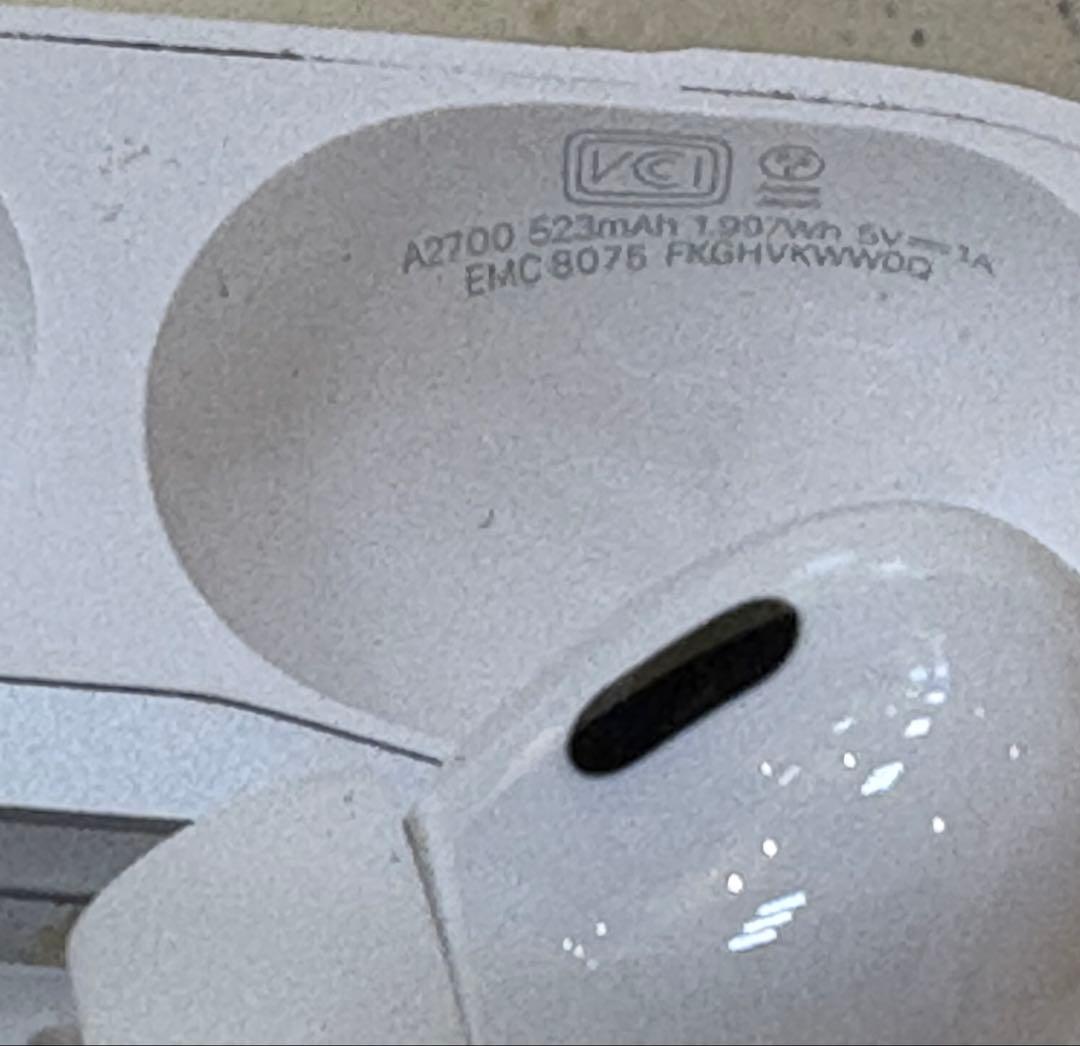 エアーポッツ プロ 第二世代　正規品 イヤホンは新品に交換