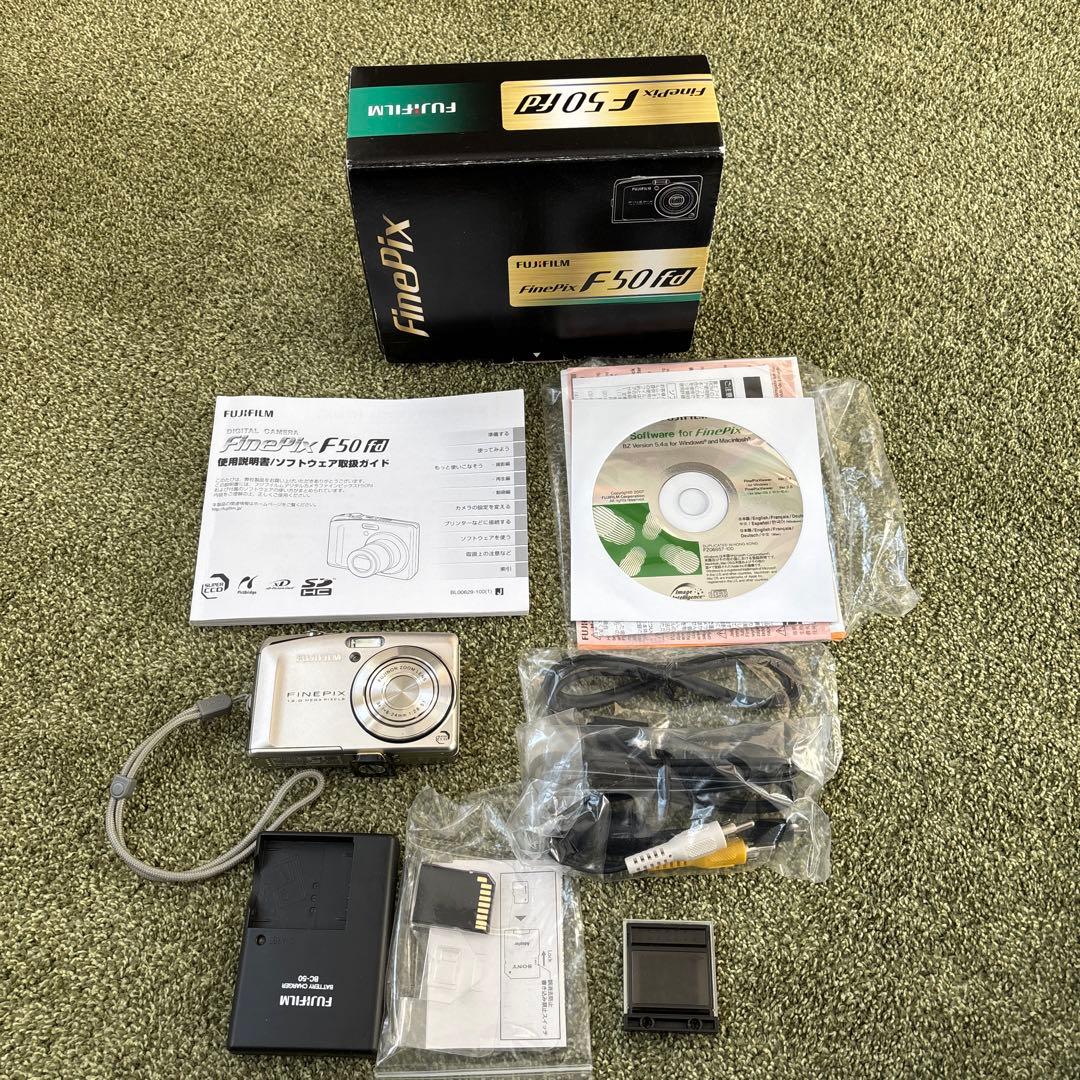 動作確認済　Fujifilm FinePix F50fd デジタルカメラ