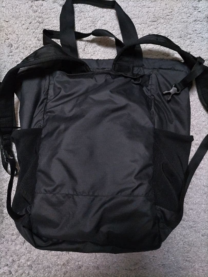 パタゴニア　48809 ウルトラライトブラックホールトートパック　黒