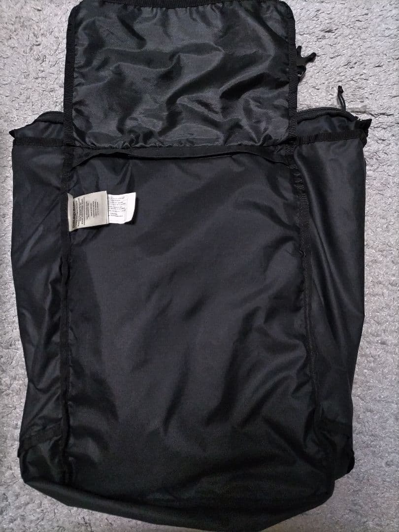 パタゴニア　48809 ウルトラライトブラックホールトートパック　黒