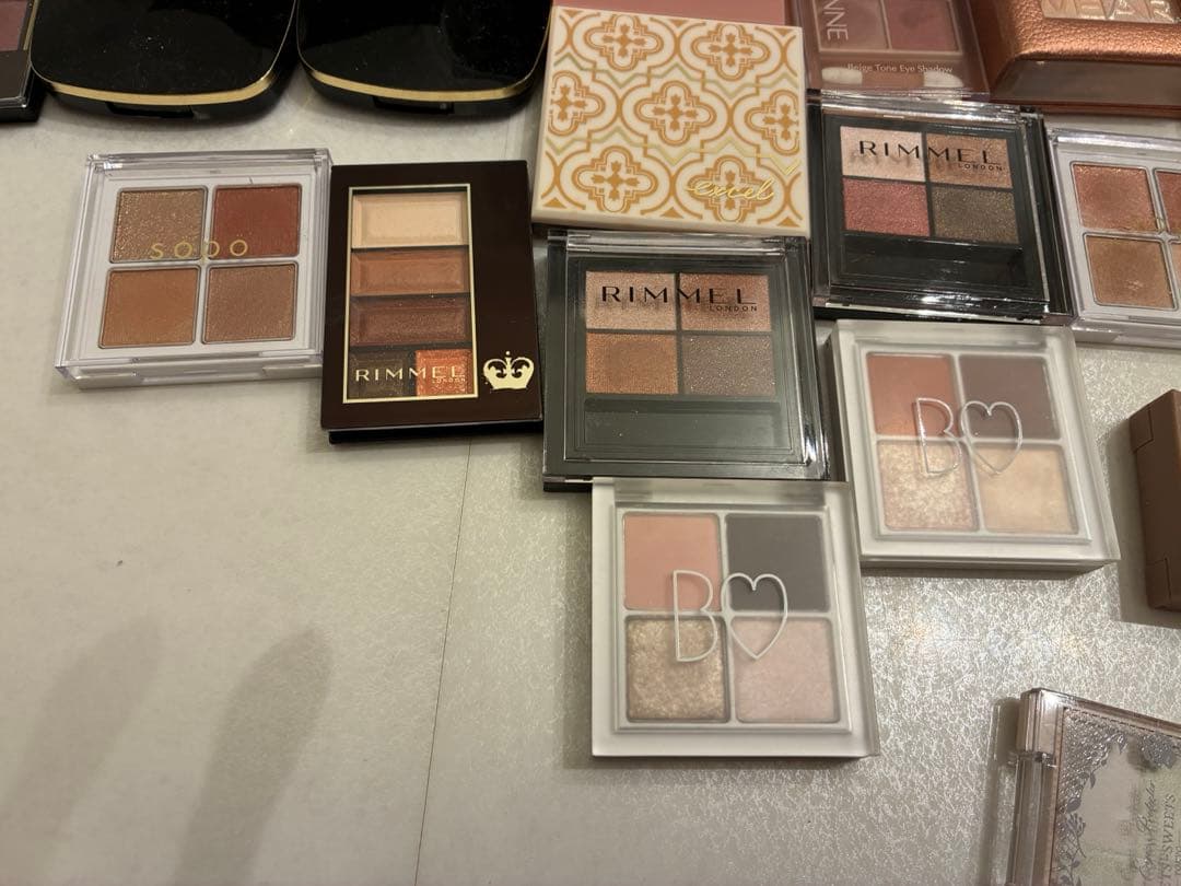 デパコス含む　コスメまとめ売り　化粧品　ボビィブラウン　アイシャドウ