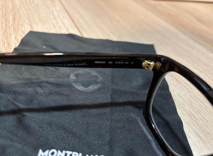 u*s様 MONTBLANC 　雰囲気抜群 度なし眼鏡　 ケース付き