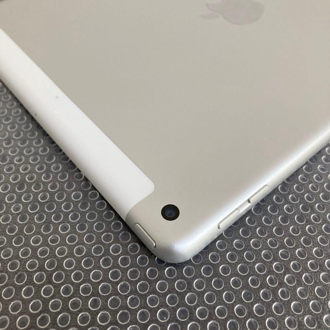 3957【早い者勝ち】外観美品☆iPad6 第6世代 32GB SIMフリー☆