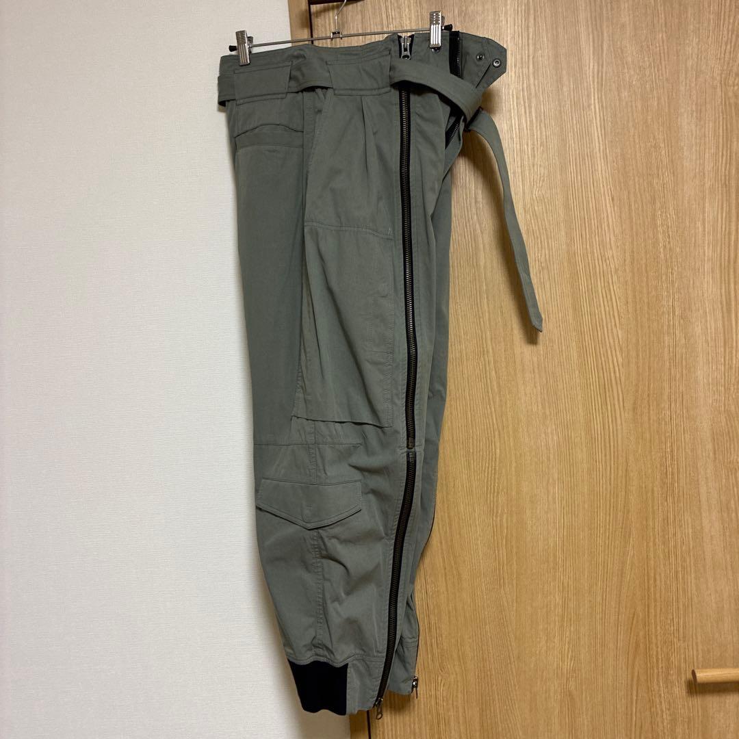 essayカーゴパンツ カーキ　ジッパー付き