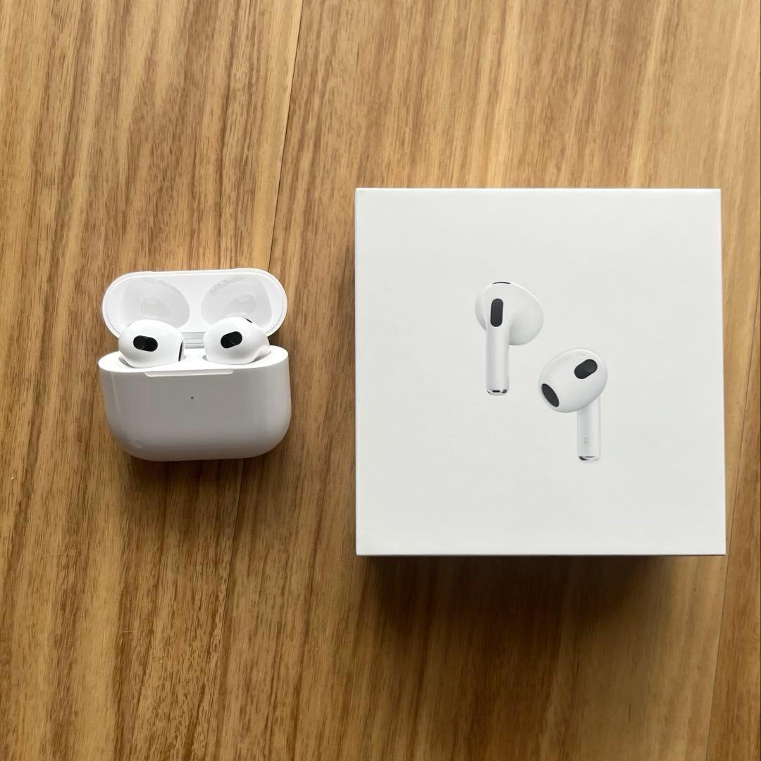 Apple AirPods 3 第3世代 ワイヤレスイヤホン 保護ケース付き