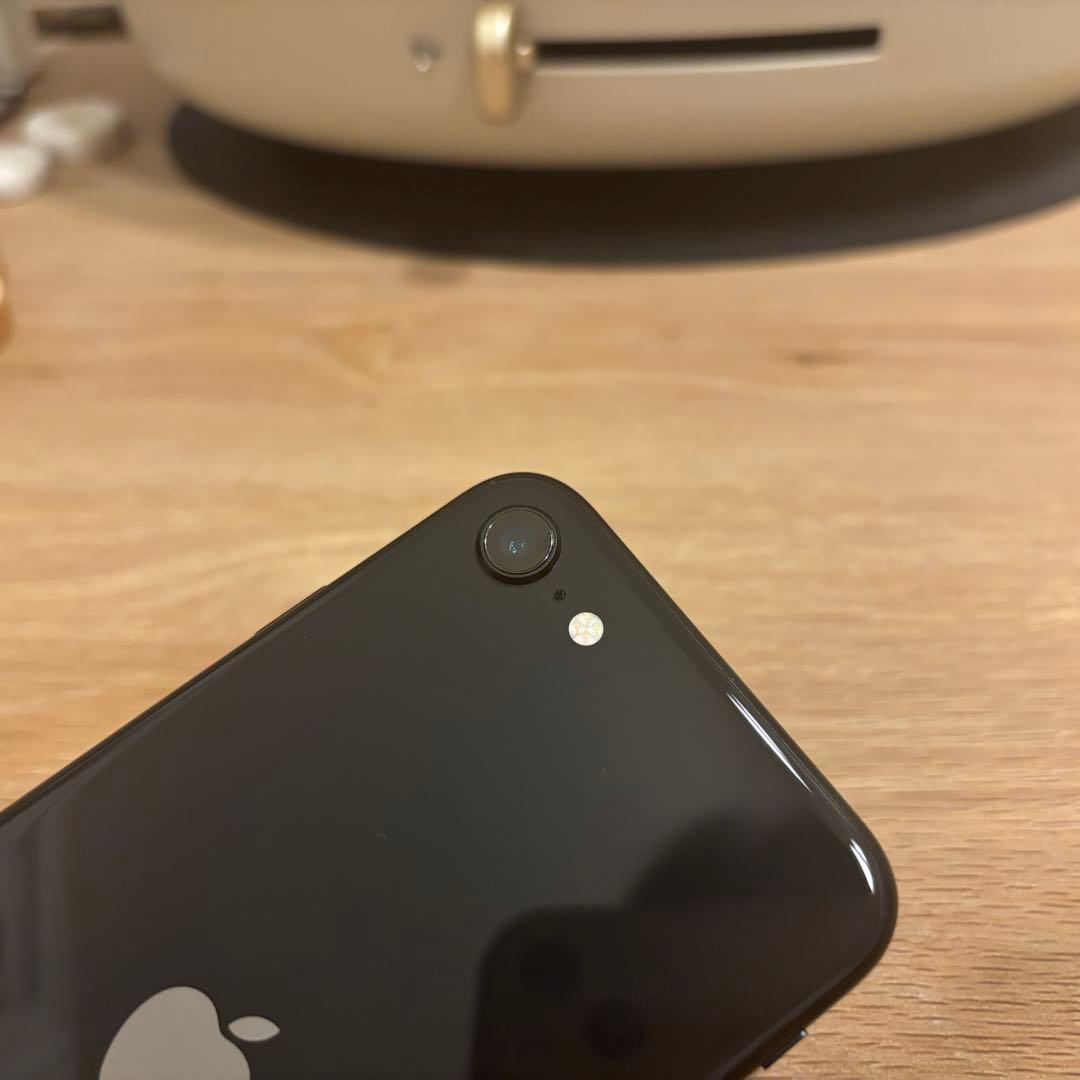 Apple iPhone SE（第2世代） SIMフリー (整備済み品)