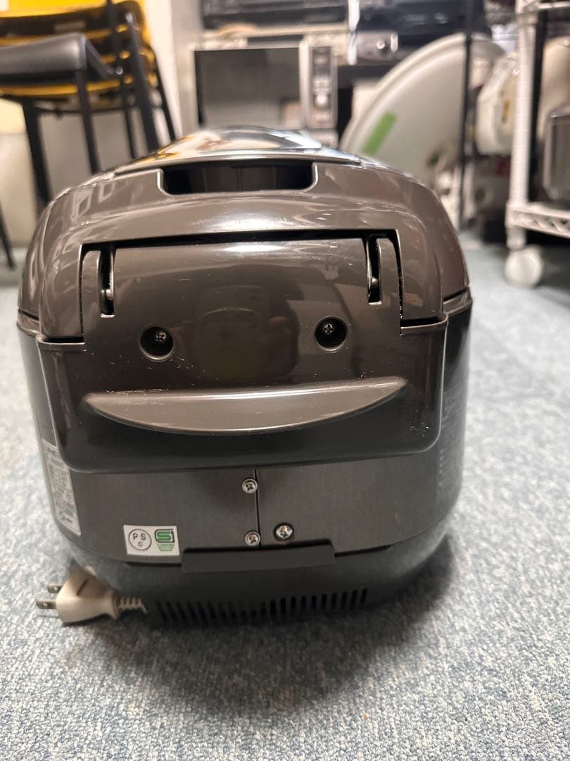 象印 (ZOJIRUSHI) の圧力IH炊飯ジャー「極め炊き」NP-NC18型