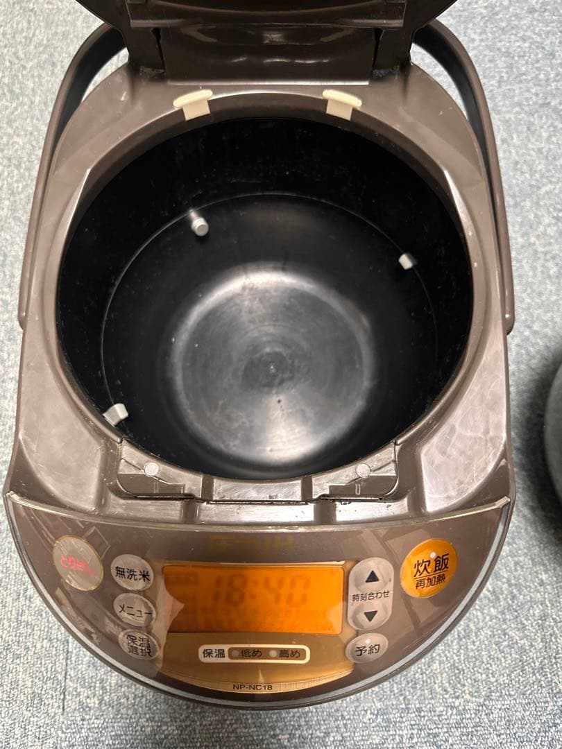 象印 (ZOJIRUSHI) の圧力IH炊飯ジャー「極め炊き」NP-NC18型