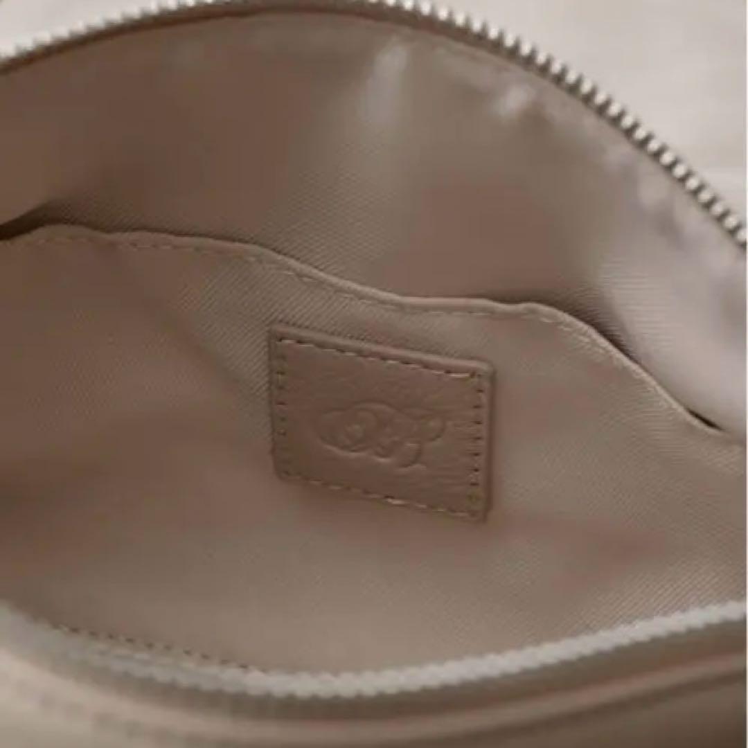 ビアズリー beardsley レザーボディバッグ　ブラック