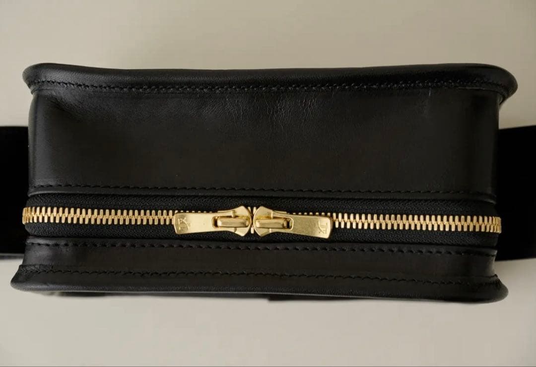 lifestylist ブラック ショルダーバッグ レザー