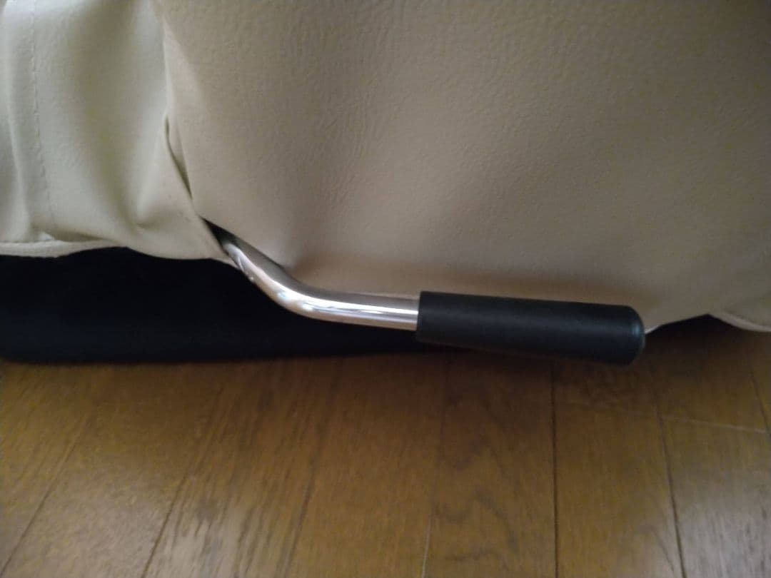 座椅子✿360°回転式クリーム色 リクライニングチェア ✿アームレスト式✿