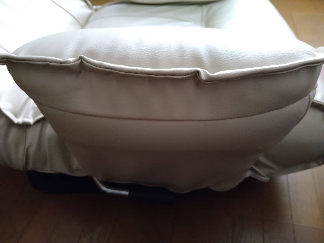 座椅子✿360°回転式クリーム色 リクライニングチェア ✿アームレスト式✿