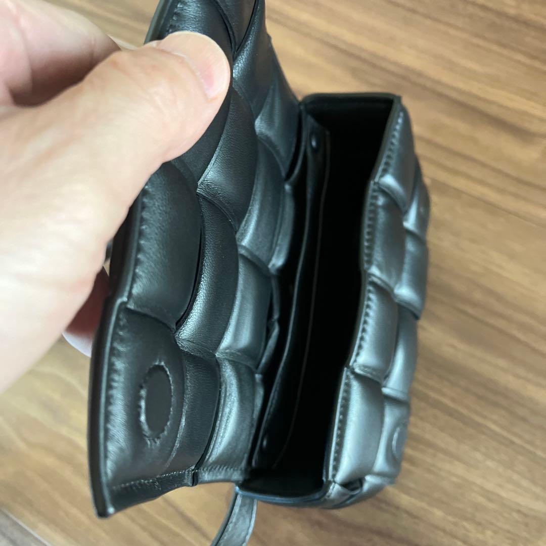 Bottega Veneta パデットカセットバッグ