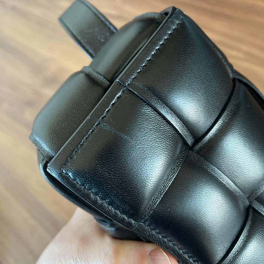 Bottega Veneta パデットカセットバッグ