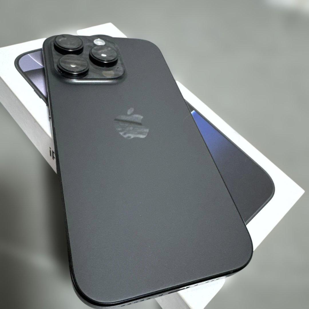 Apple iPhone16PRO 128GB ブラックチタニウム　本体