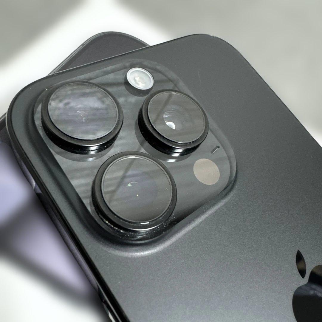 Apple iPhone16PRO 128GB ブラックチタニウム　本体