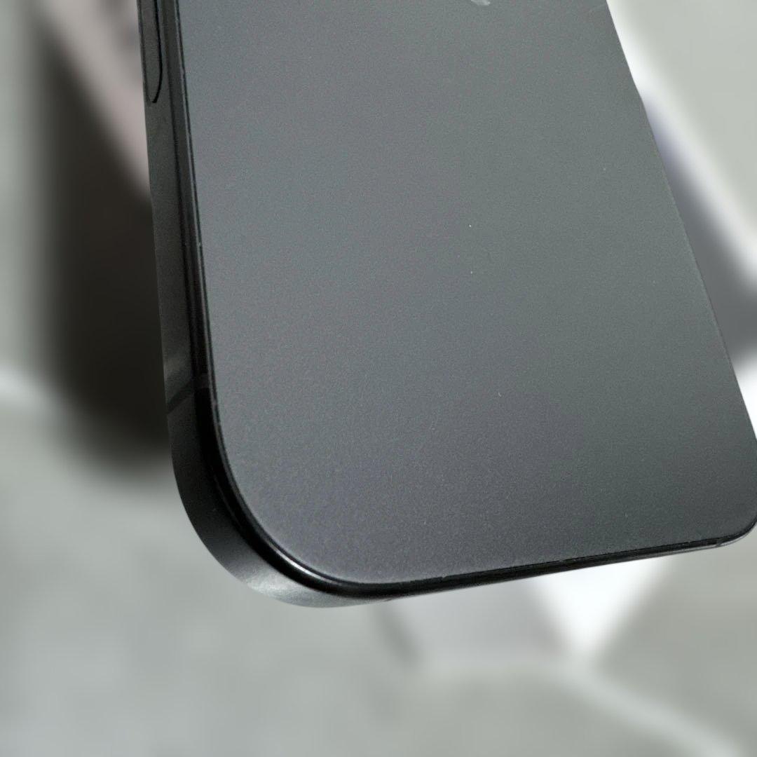 Apple iPhone16PRO 128GB ブラックチタニウム　本体