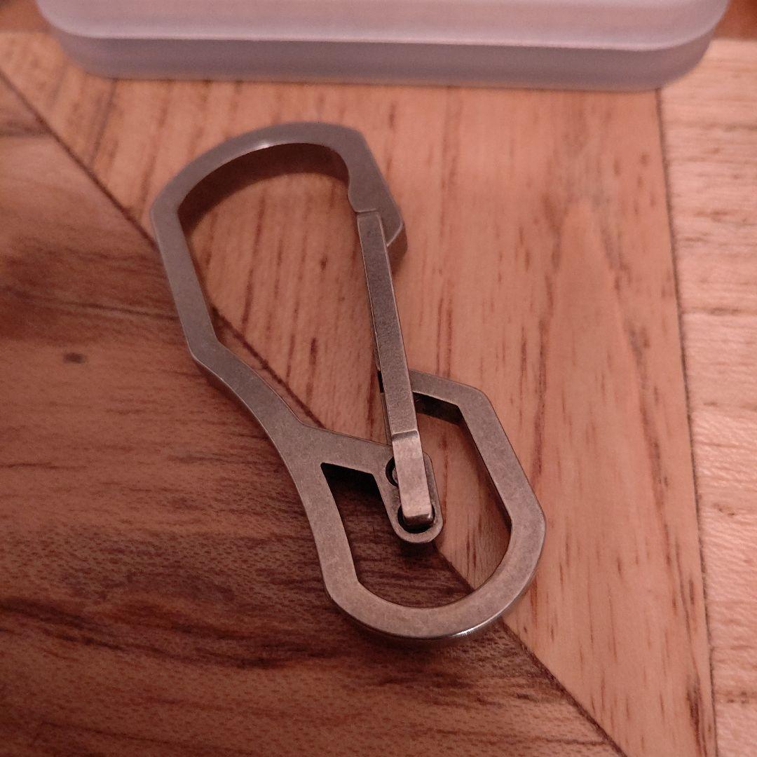 ハンドグレイ HANDGREY チタンカラビナ+キーリングのセット