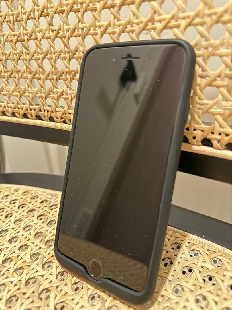 iPhoneSE(第2世代) 64GB SIMフリー ブラック(ケース付き)