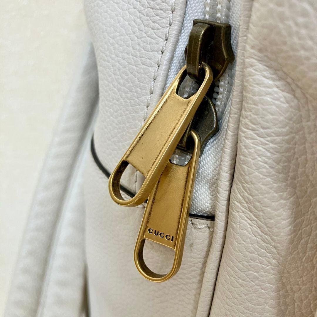 グッチ リュックサック バックパック レザー ロゴ シェリーライン オフホワイト