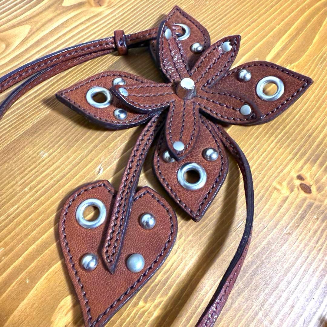 miu miu レザーチャーム レザーネックレス イタリア製