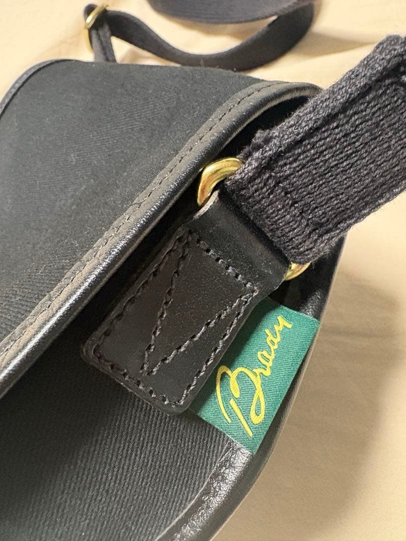 極美品 BradyブレディAIRE MINIエアーミニ ショルダー チャーム付き