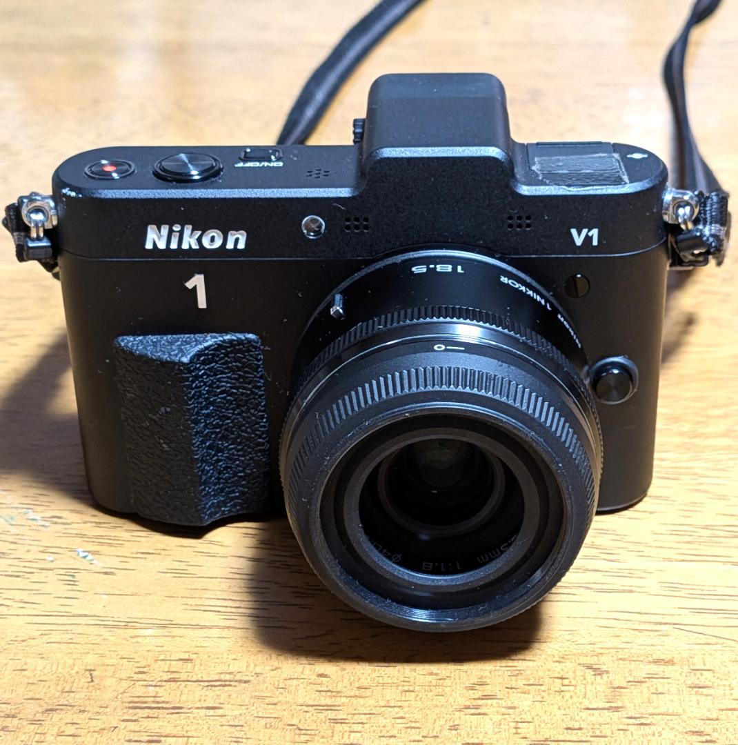 Nikon 1 V1 ＋ 1NIKKOR18,5単焦点レンズ＋レンズフード