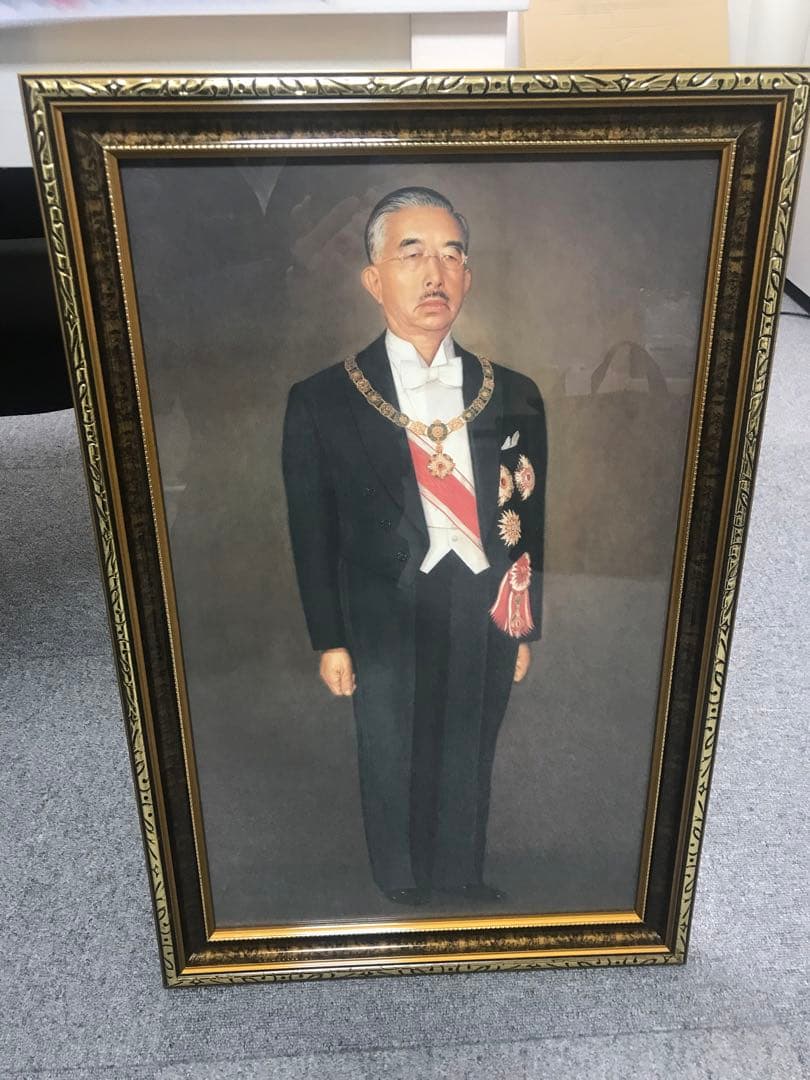 昭和天皇肖像画フリーメイソン