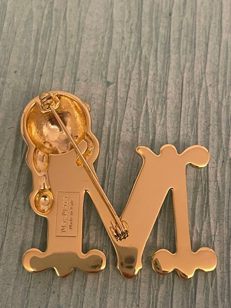 ゴールド クマ モチーフ ブローチ　Max Mara
