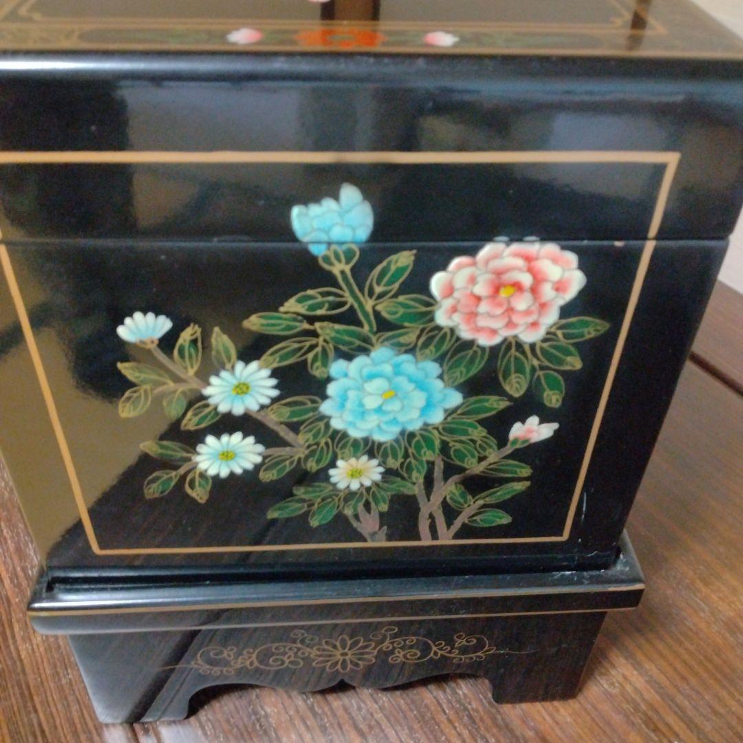 漆塗り家具　　手書き花鳥蒔絵