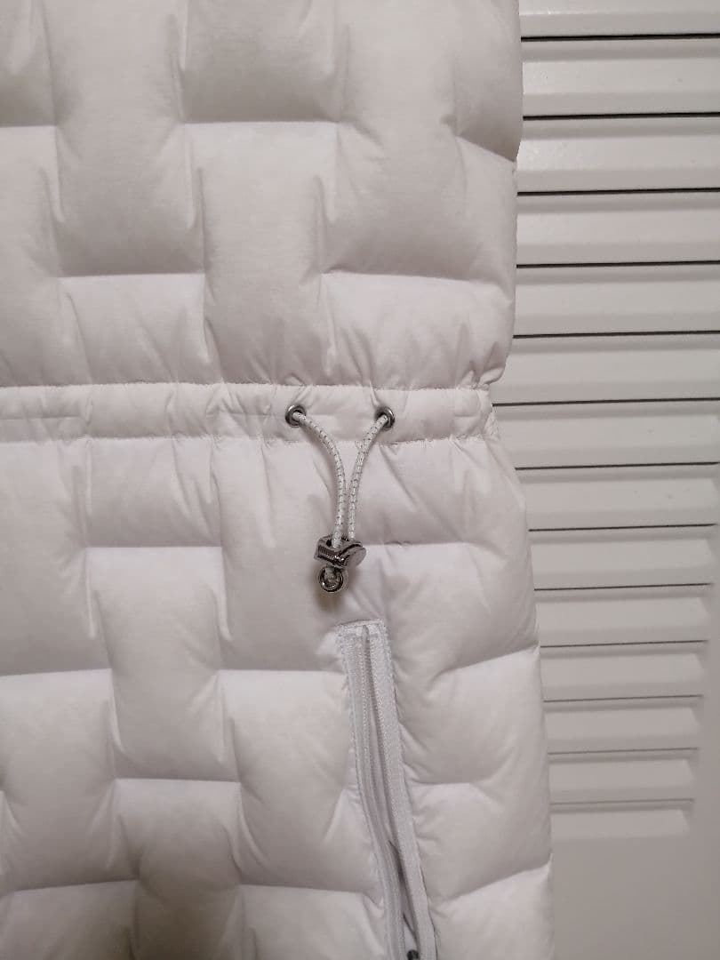 ホワイトキルティングノースリーブワンピース