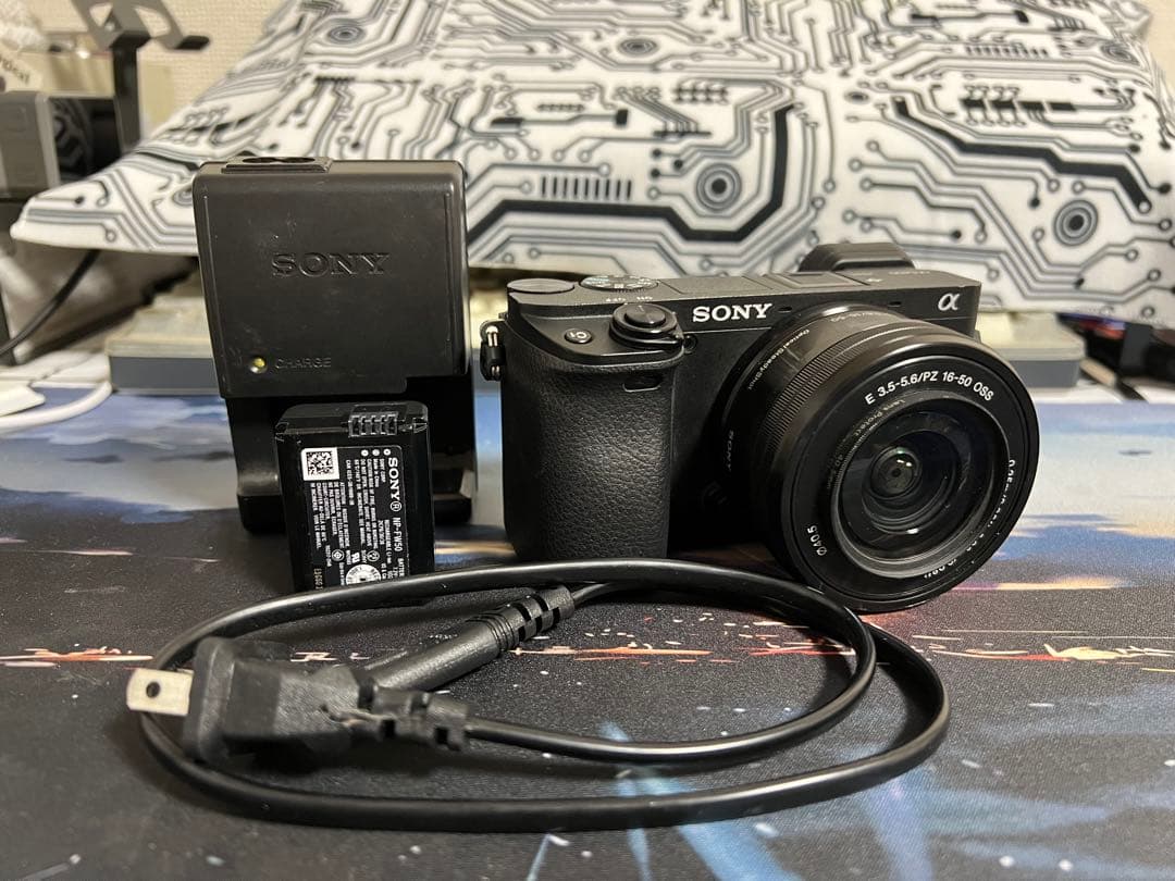 【美品】シャッター回数:約9400回 SONY α6400 カメラ レンズ付