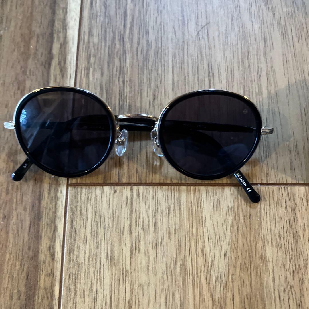ayame ラウンド型サングラス ブラック/ゴールド（男女兼用）