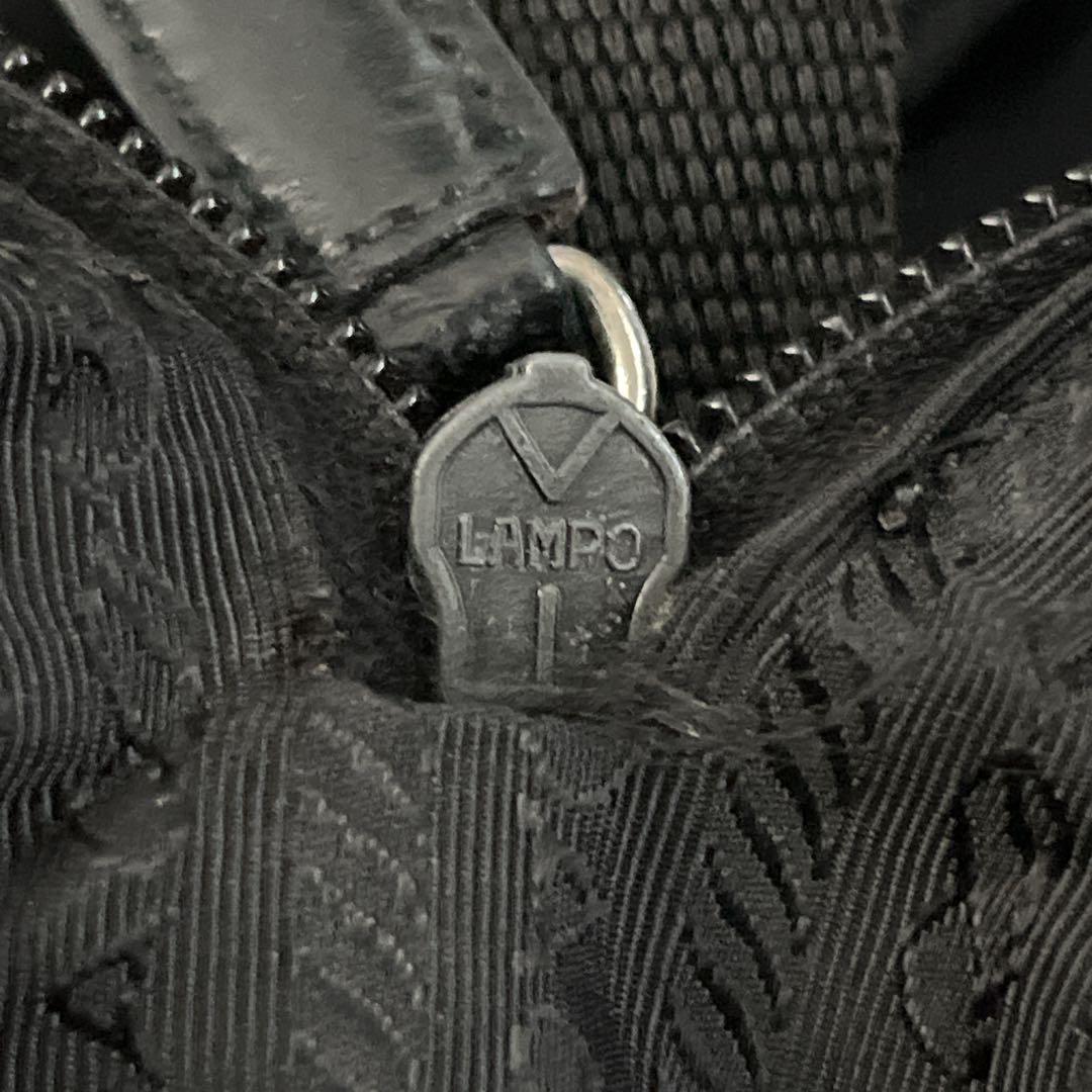 プラダ　カメラバッグ　ショルダーバッグ　三角ロゴ　横型　ナイロン　レザー　y2k