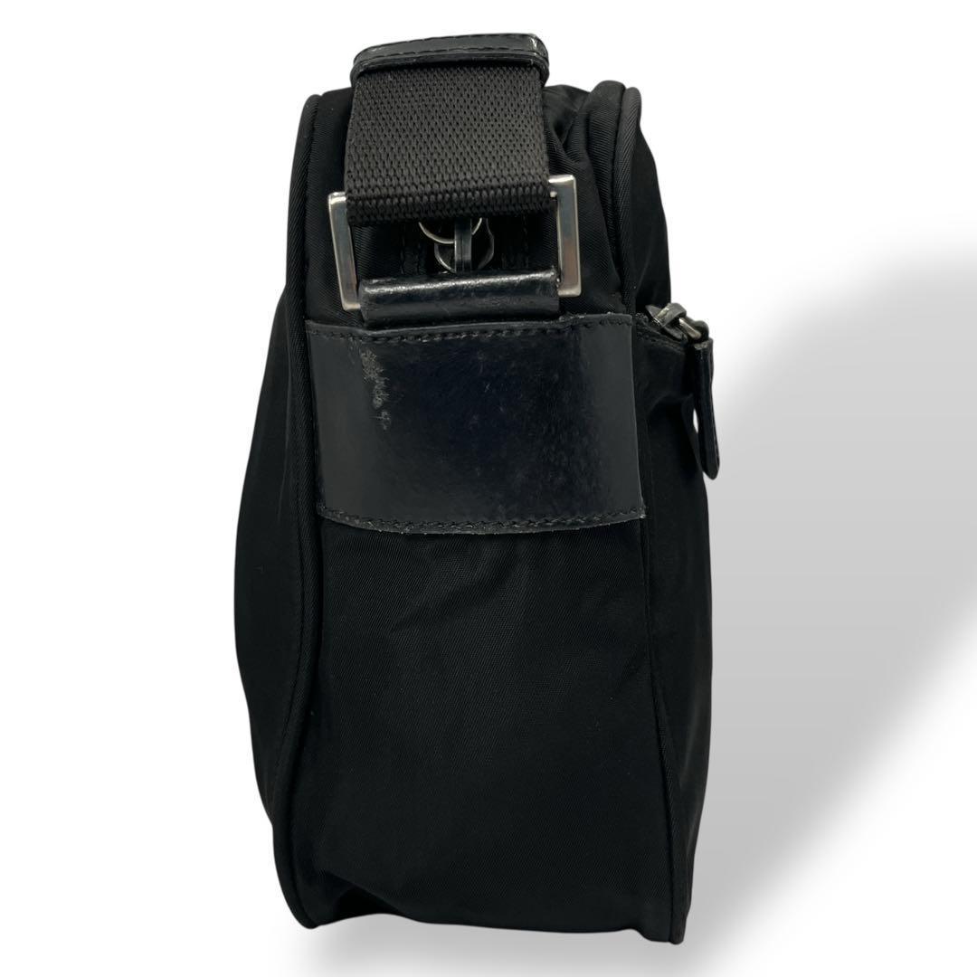 プラダ　カメラバッグ　ショルダーバッグ　三角ロゴ　横型　ナイロン　レザー　y2k