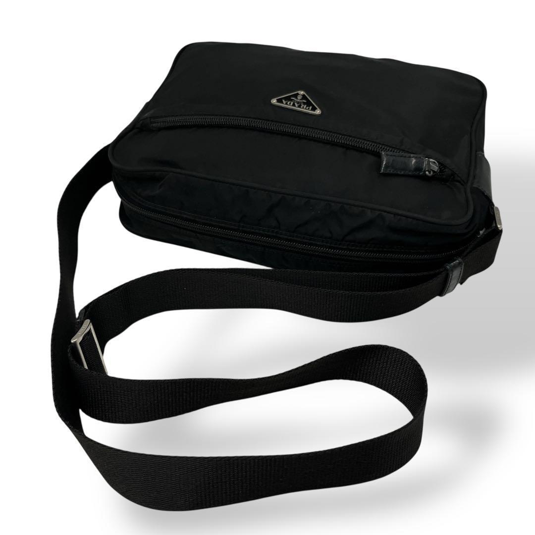 プラダ　カメラバッグ　ショルダーバッグ　三角ロゴ　横型　ナイロン　レザー　y2k