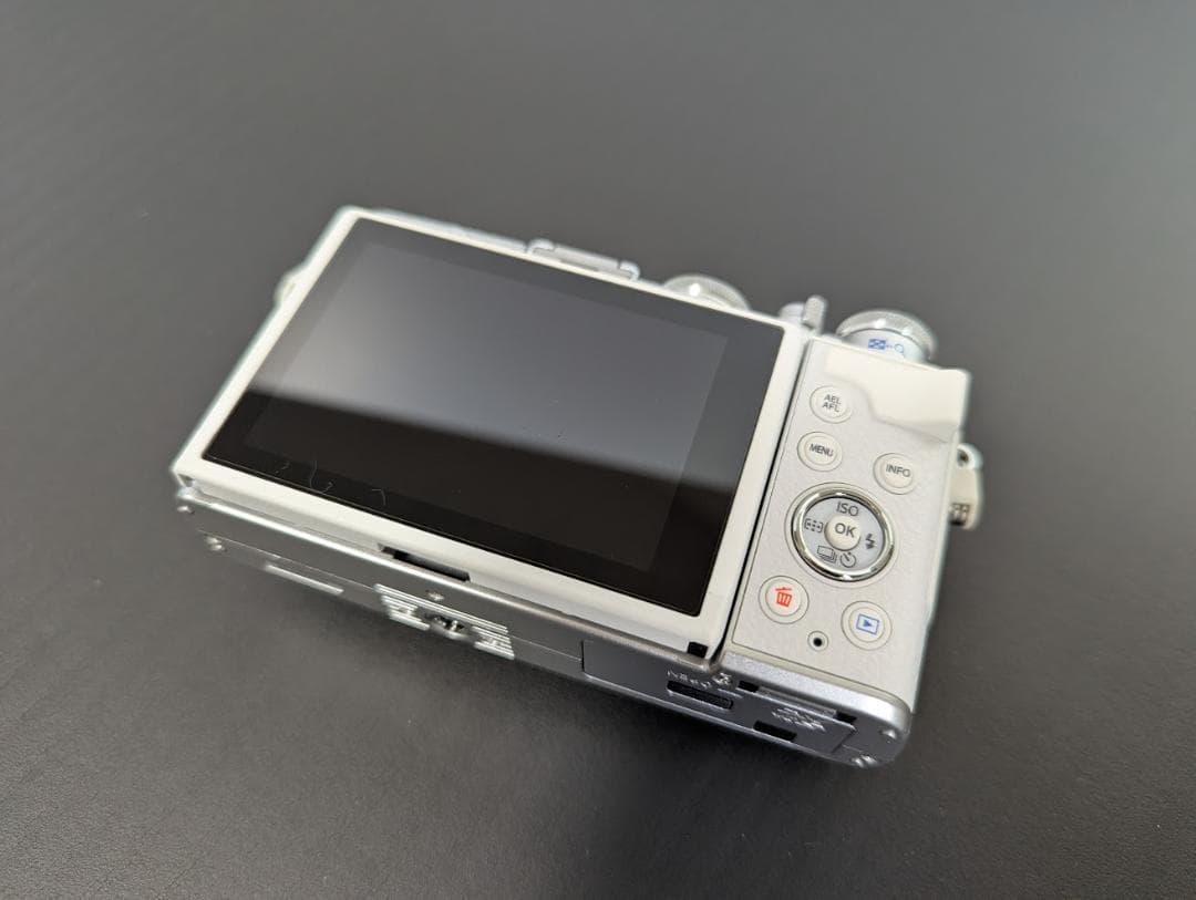 【シャッター数377】OLYMPUS PEN E-P7 EZ ダブルズームキット