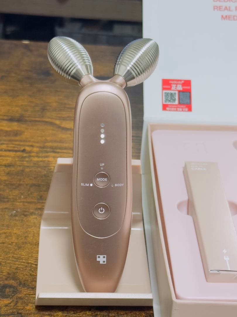 AGE-R DERMA SHOT 美顔器 メディキーブ