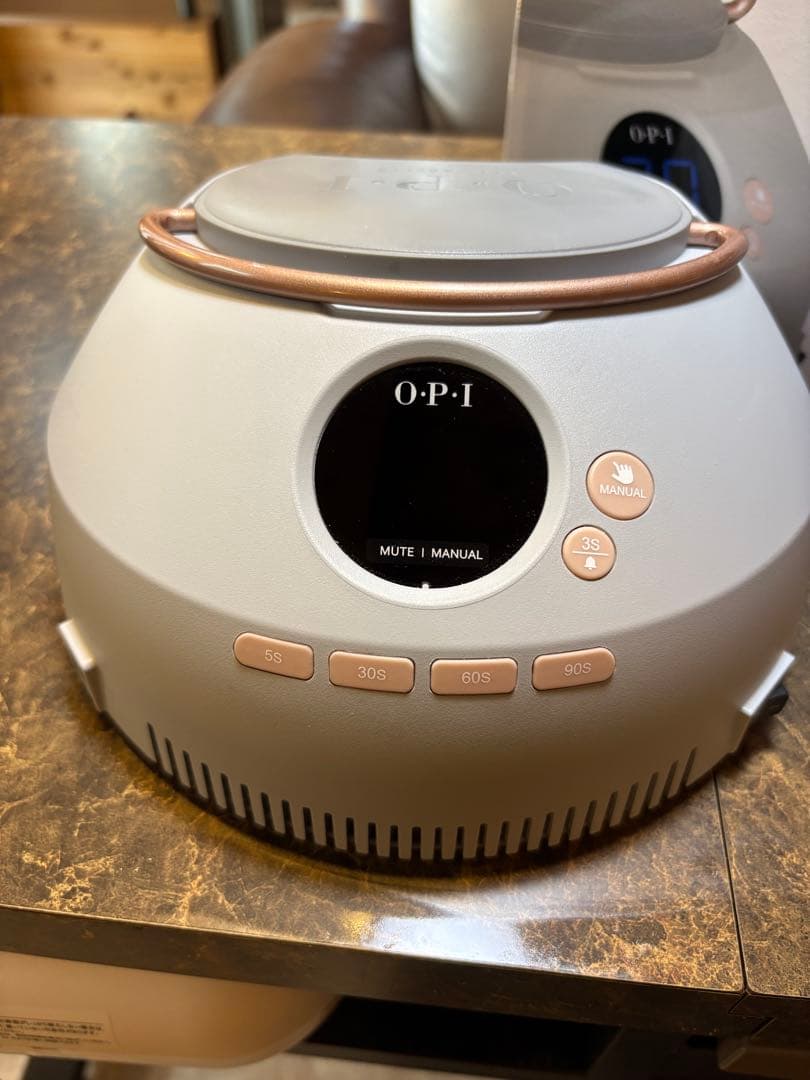 《美品》OPI ledネイルライト　アダプター箱保証書付き