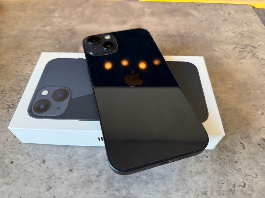 【美品】Apple iPhone 13 ミッドナイト 128GB