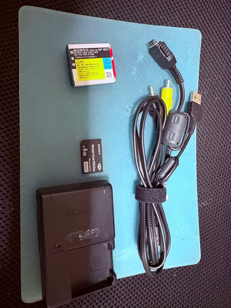 デジカメ　ソニー　サイバーショット　DSC-W80 ピンク　動作品　美品