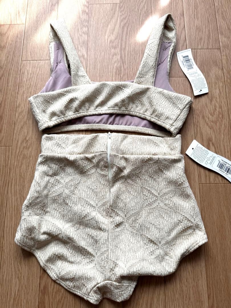 最終お値下げ9/30まで　新品未使用⭐︎ seeaシーア 水着上下セット　Sサイズ