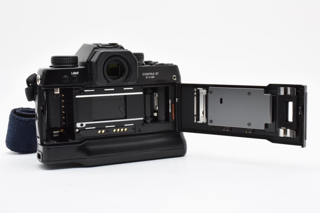 完動美品 コンタックス Contax ST 一眼レフ 動作確認済 2321