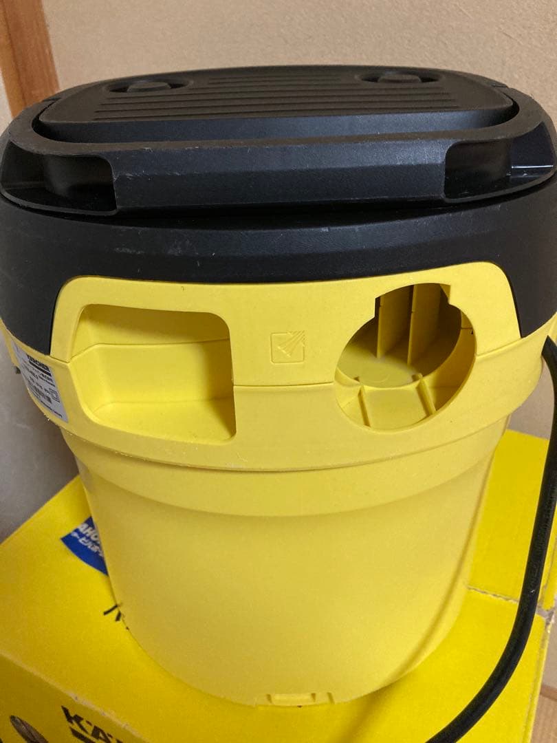 KARCHER 乾湿両用　キャニスター掃除機 イエロー