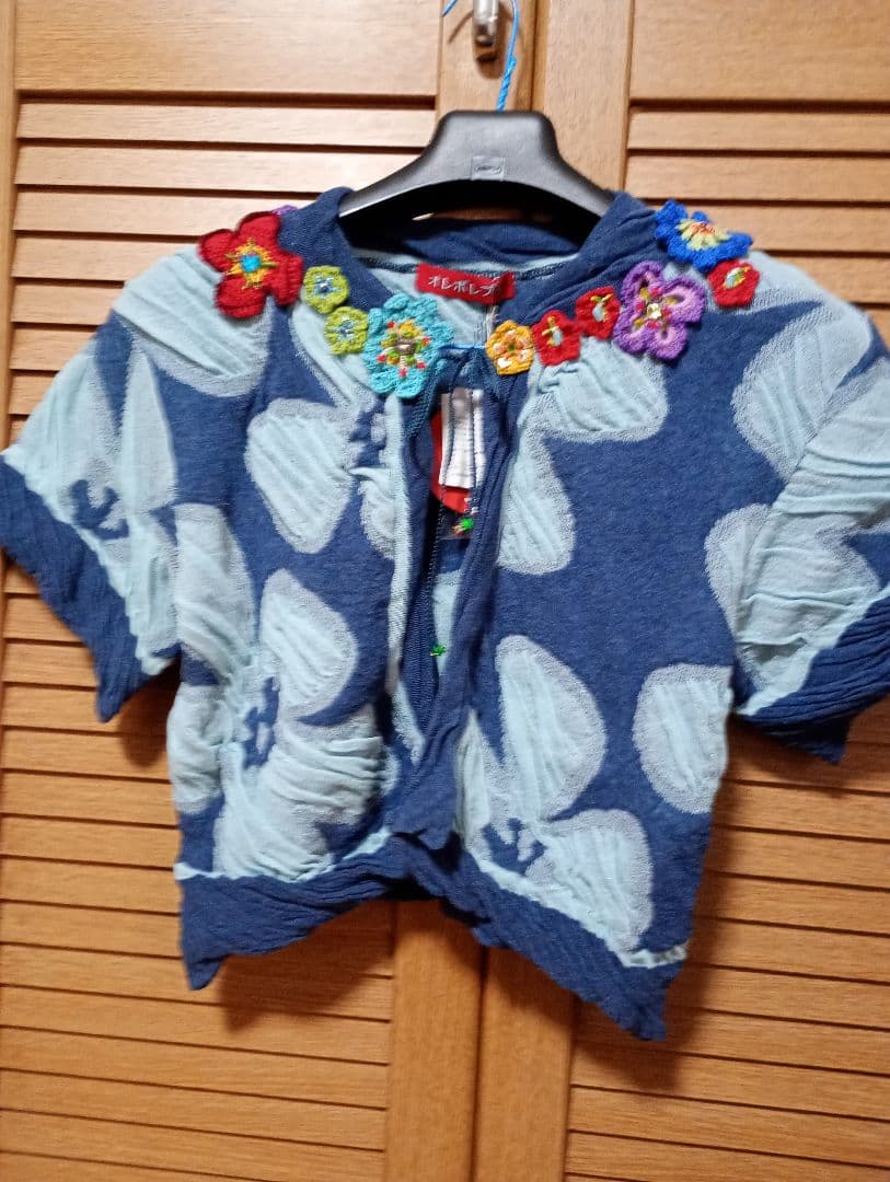 アルベロベロ　新品未使用 ボレロ　カーディガン　ブローチ付