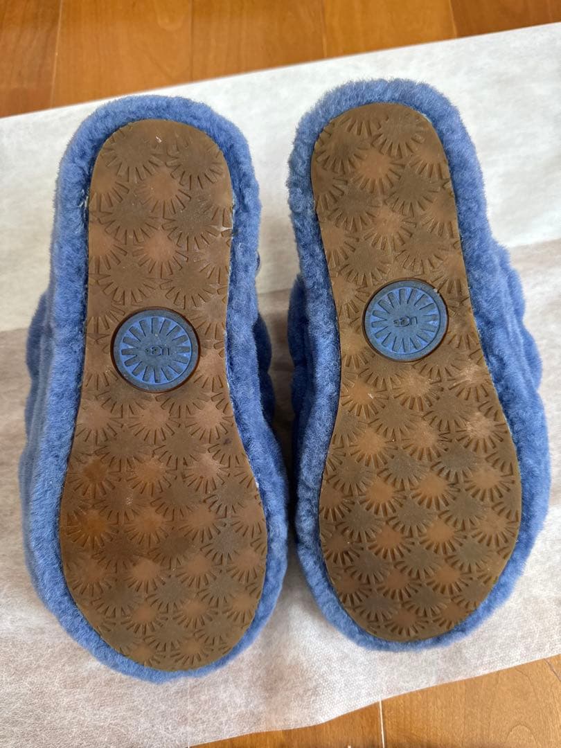 美品UGG Fluff Yeah Slide スリッパ ブルー アグ 24cm